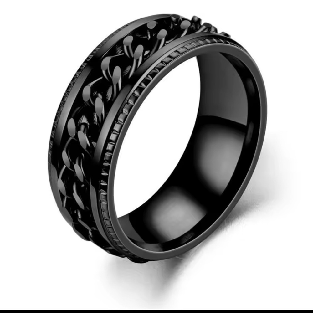 Black Chain Detail Spinner Ring